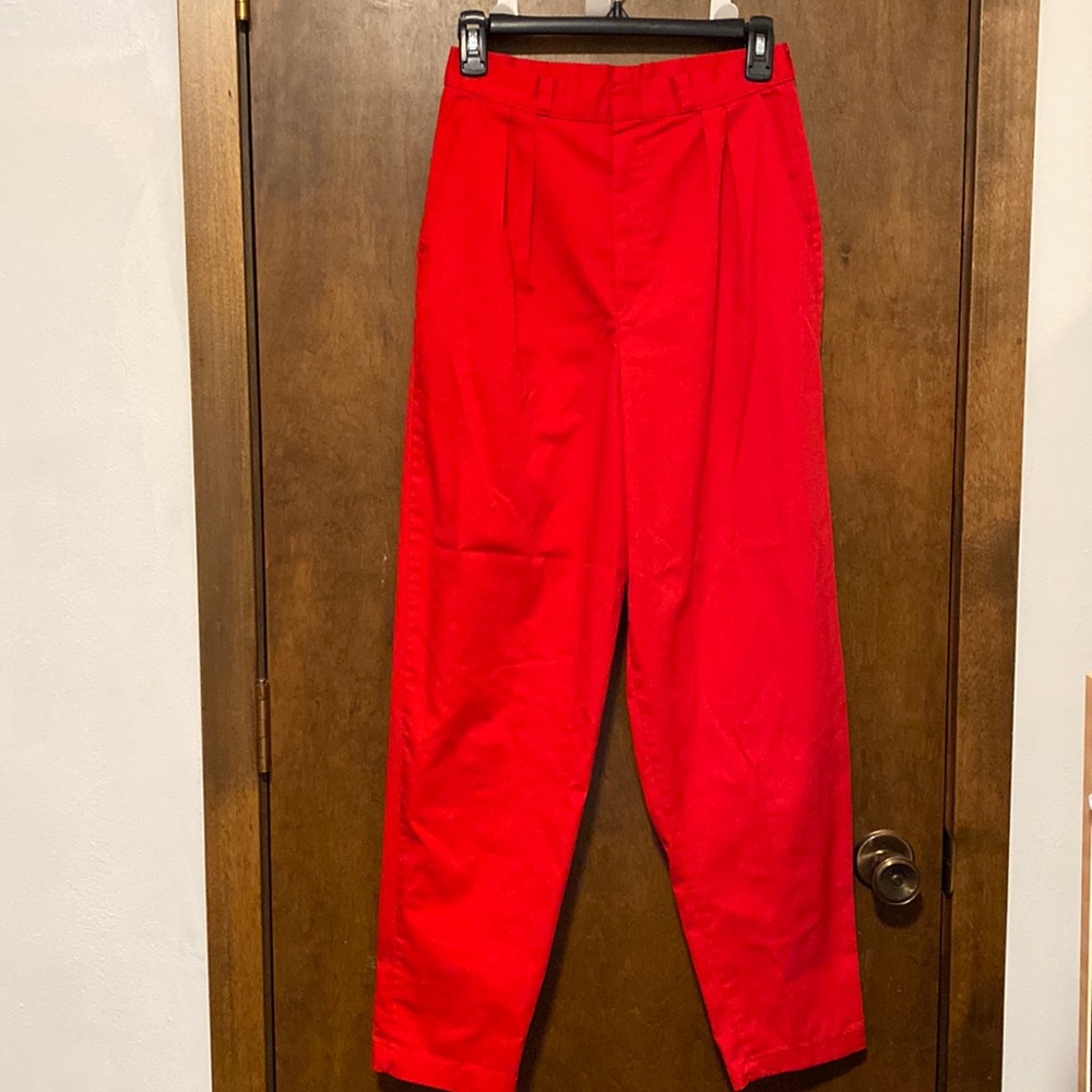 VINTAGE 1980’s high waisted, pleated, tapper leg slacks pants. Size 11 (2/4).